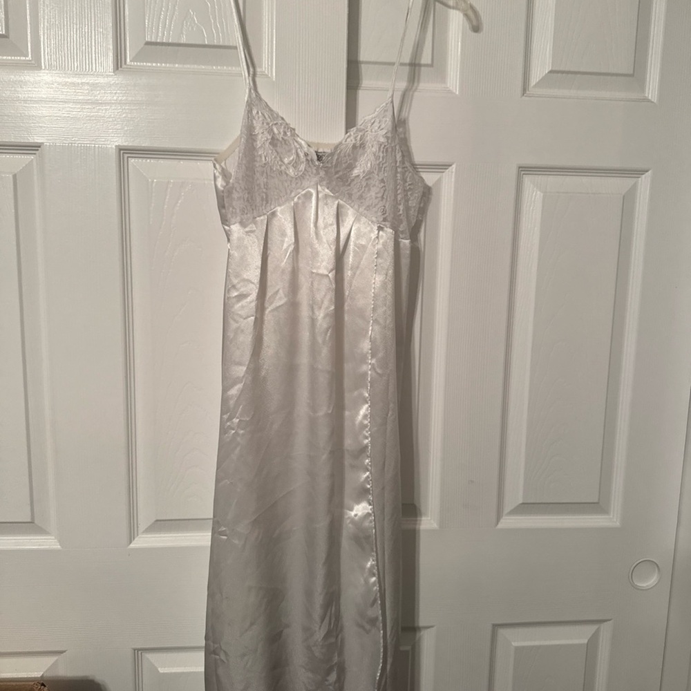Chic White Satin Chemise